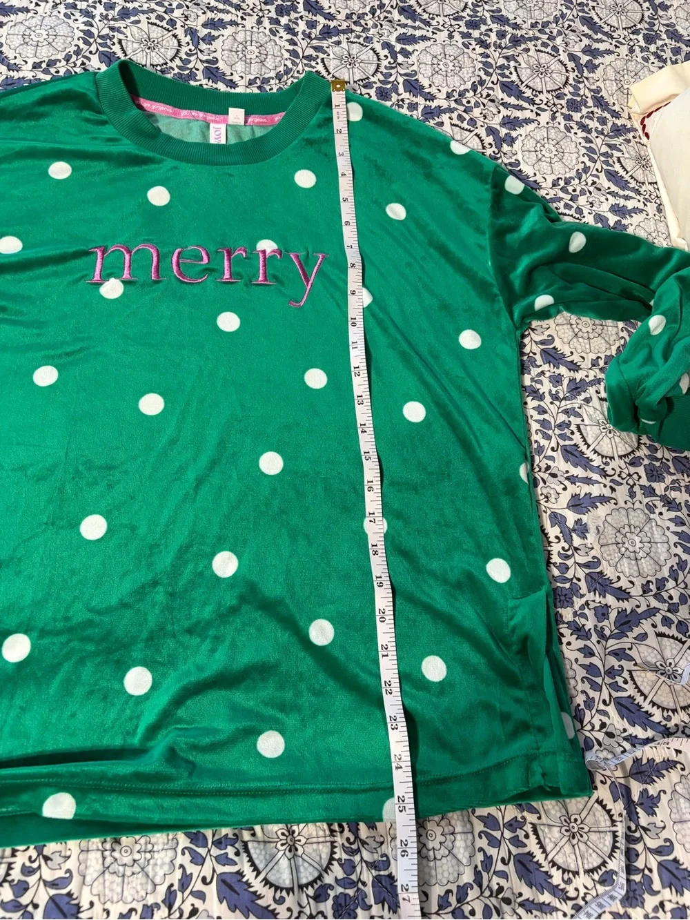 Size small women's Green Polka Dot 'Merry' Velour Pajama Set worn once see match